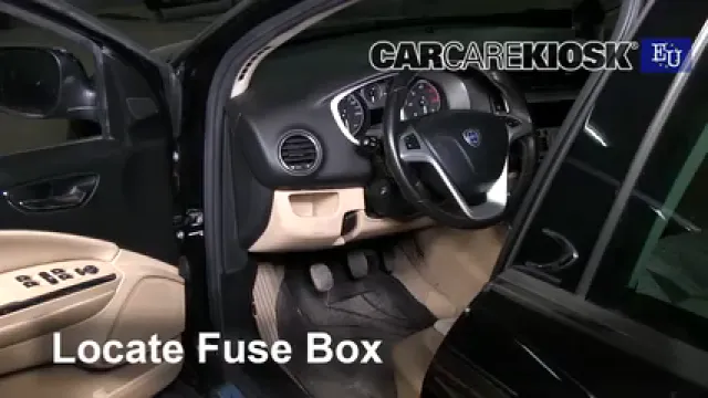 2013 Lancia Delta Oro 1.9L 4 Cyl. Turbo Diesel Fusible (intérieur) Remplacement